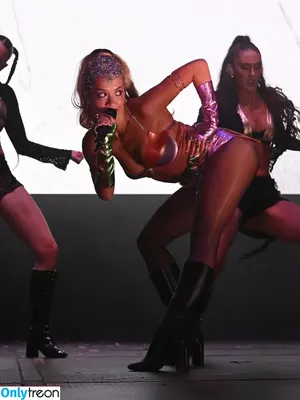 Rita Ora / ritaora / ritaoraeu nude photo #5312