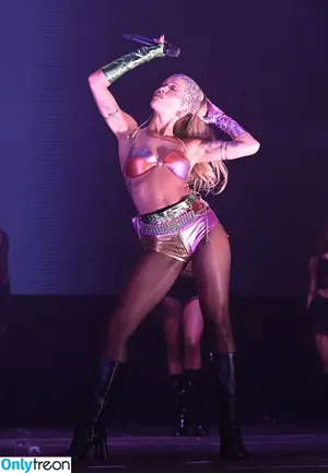 Rita Ora / ritaora / ritaoraeu nude photo #5322