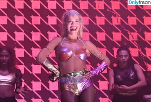 Rita Ora / ritaora / ritaoraeu nude photo #5337