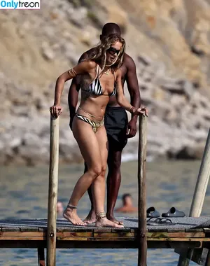 Rita Ora / ritaora / ritaoraeu nude photo #5430