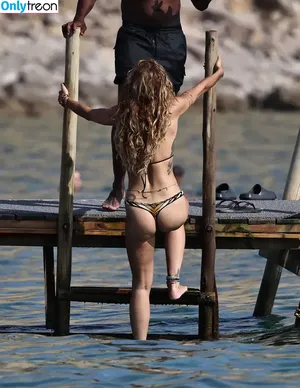 Rita Ora / ritaora / ritaoraeu nude photo #5435