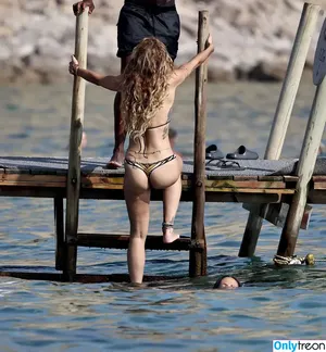 Rita Ora / ritaora / ritaoraeu nude photo #5436
