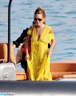 Rita Ora / ritaora / ritaoraeu nude photo #5455