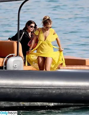Rita Ora / ritaora / ritaoraeu nude photo #5464