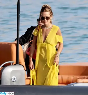 Rita Ora / ritaora / ritaoraeu nude photo #5490