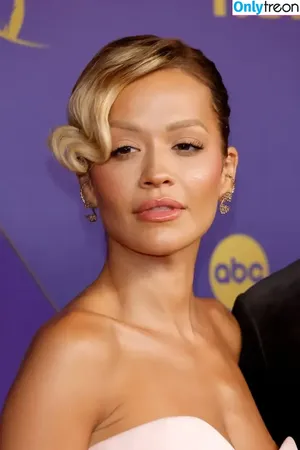 Rita Ora / ritaora / ritaoraeu nude photo #5598