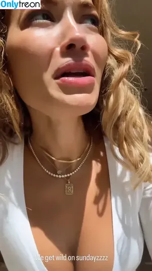 Rita Ora / ritaora / ritaoraeu nude photo #5636
