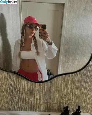 Rita Ora / ritaora / ritaoraeu nude photo #5660