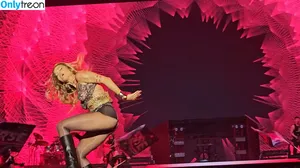 Rita Ora / ritaora / ritaoraeu nude photo #5730