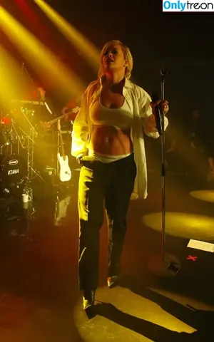 Rita Ora / ritaora / ritaoraeu nude photo #5754