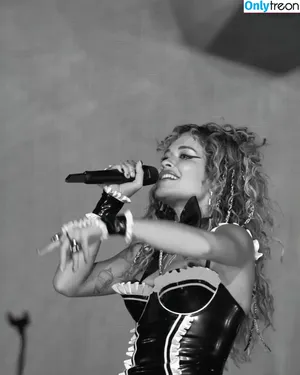 Rita Ora / ritaora / ritaoraeu nude photo #5903