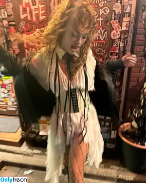 Rita Ora / ritaora / ritaoraeu nude photo #5923