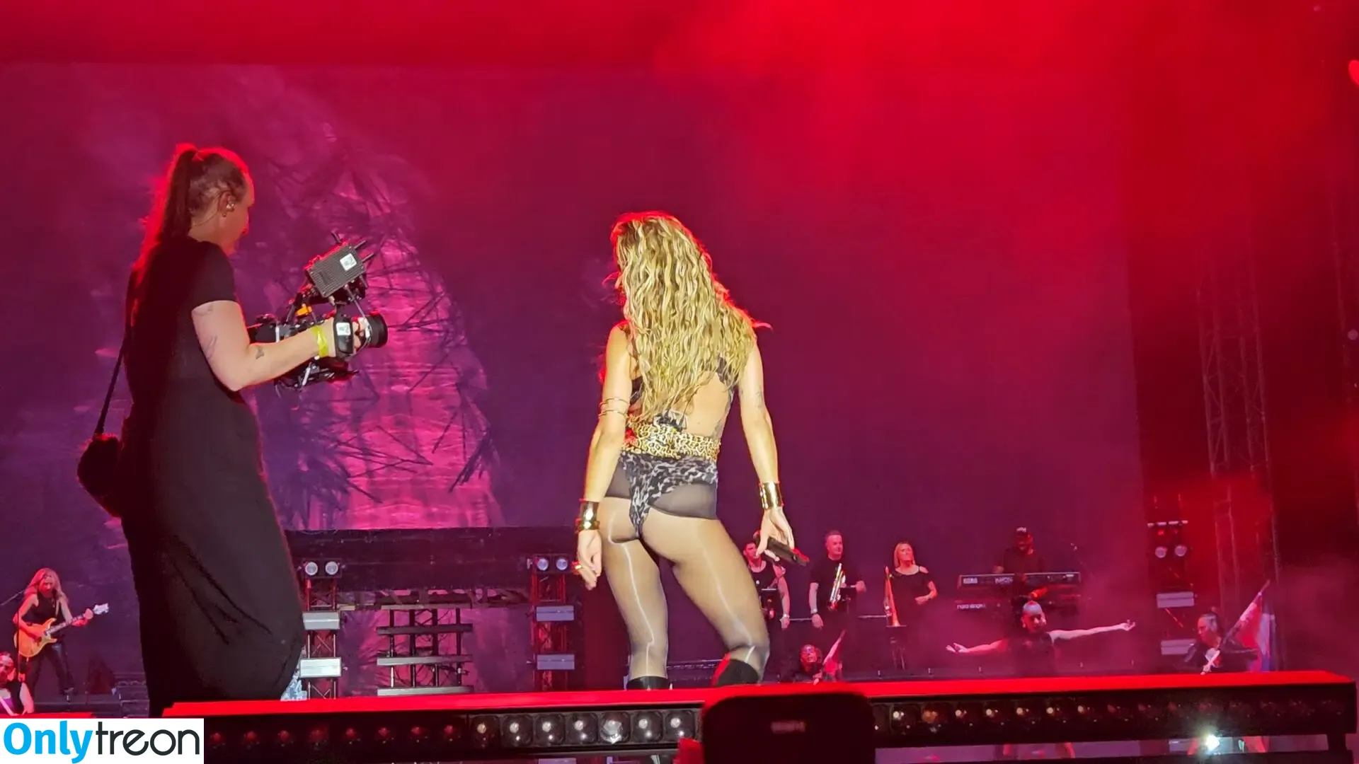 Rita Ora nude photo #5711 (ritaora / ritaoraeu)