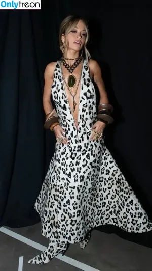 Rita Ora / ritaora / ritaoraeu nude photo #6000