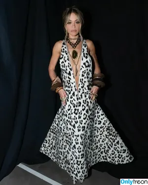 Rita Ora / ritaora / ritaoraeu nude photo #6011