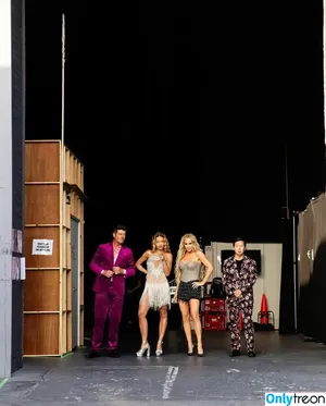 Rita Ora / ritaora / ritaoraeu nude photo #6033