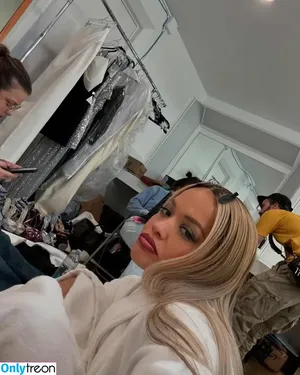 Rita Ora / ritaora / ritaoraeu nude photo #6070