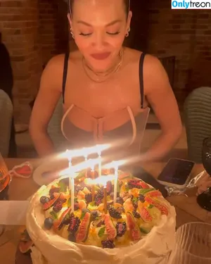 Rita Ora / ritaora / ritaoraeu nude photo #6084