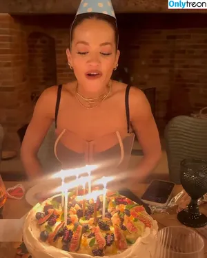 Rita Ora / ritaora / ritaoraeu nude photo #6085