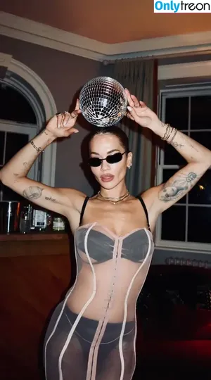 Rita Ora / ritaora / ritaoraeu nude photo #6092