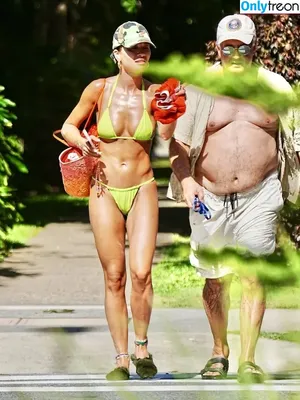 Rita Ora / ritaora / ritaoraeu nude photo #6317