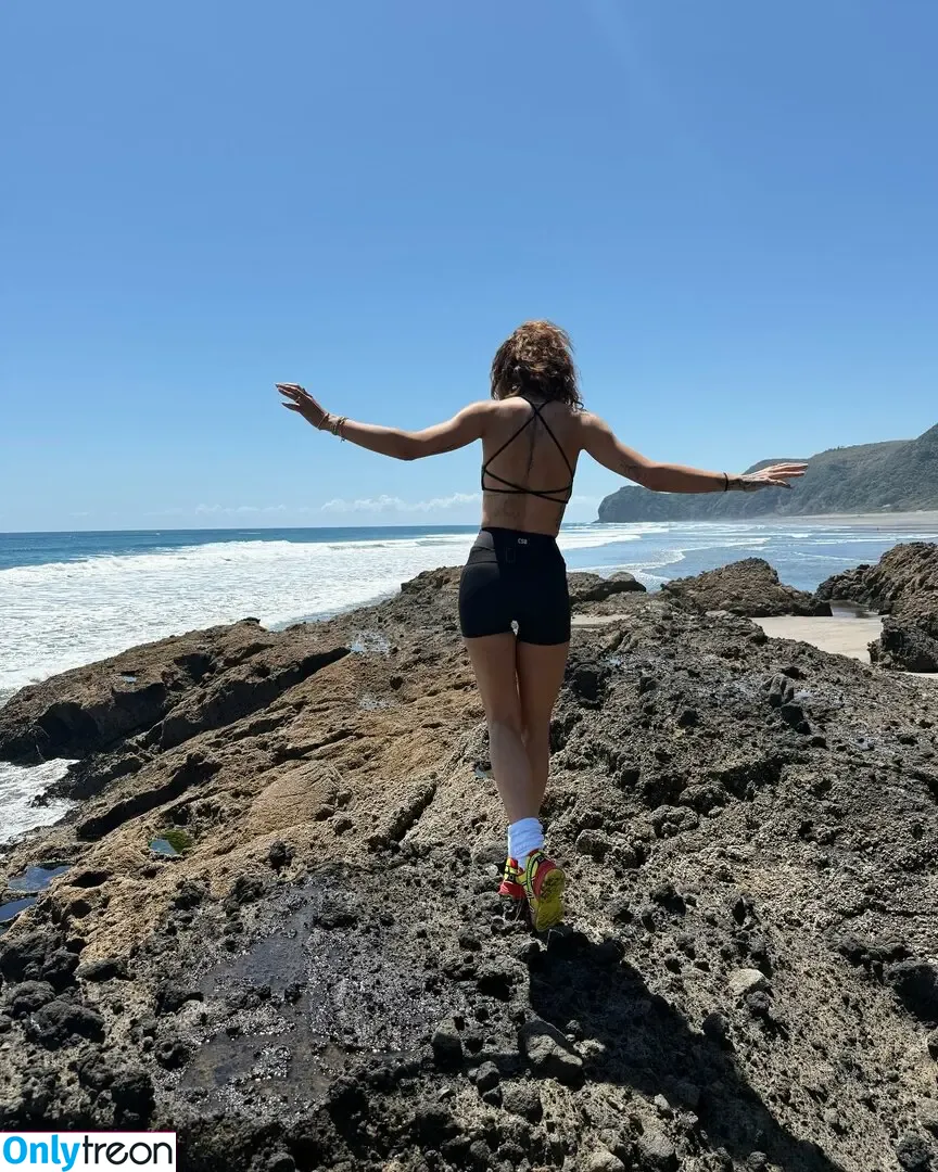 Rita Ora nude photo #6288 (ritaora / ritaoraeu)