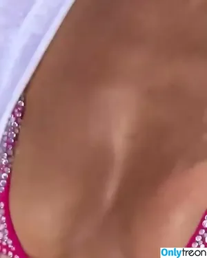 Rita Ora / ritaora / ritaoraeu nude photo #7262