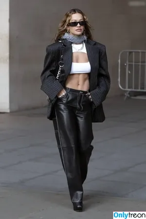 Rita Ora / ritaora / ritaoraeu nude photo #7335
