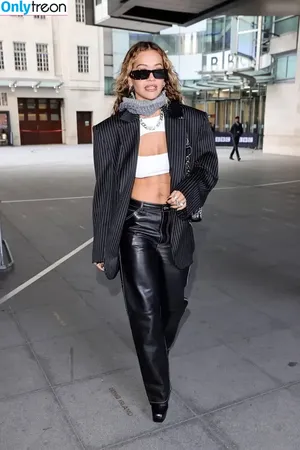 Rita Ora / ritaora / ritaoraeu nude photo #7337