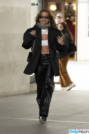 Rita Ora / ritaora / ritaoraeu nude photo #7345