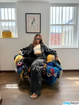 Rita Ora / ritaora / ritaoraeu nude photo #7354