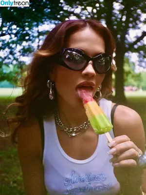 Rita Ora / ritaora / ritaoraeu nude photo #7400
