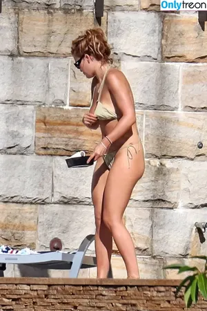Rita Ora / ritaora / ritaoraeu nude photo #7475