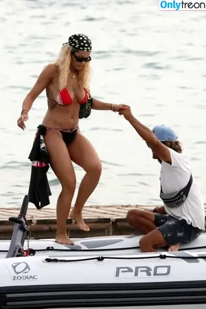 Rita Ora / ritaora / ritaoraeu nude photo #7614