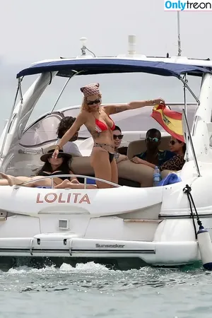 Rita Ora / ritaora / ritaoraeu nude photo #7621
