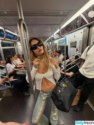 Rita Ora / ritaora / ritaoraeu nude photo #7638