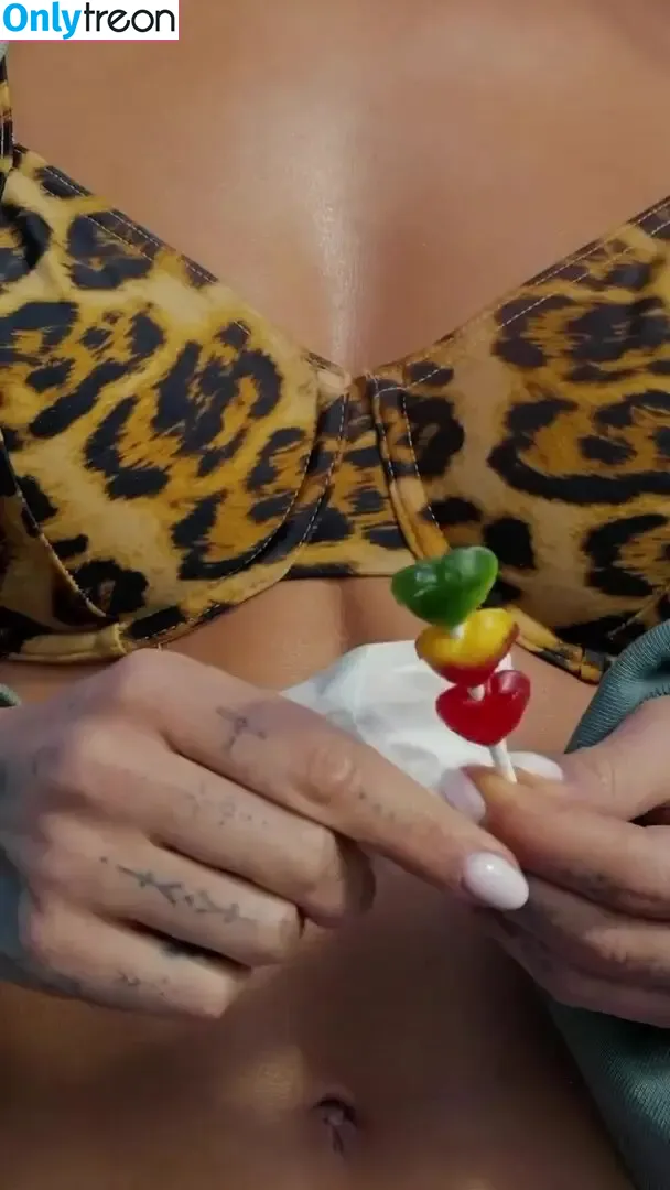 Rita Ora nude photo #7221 (ritaora / ritaoraeu)