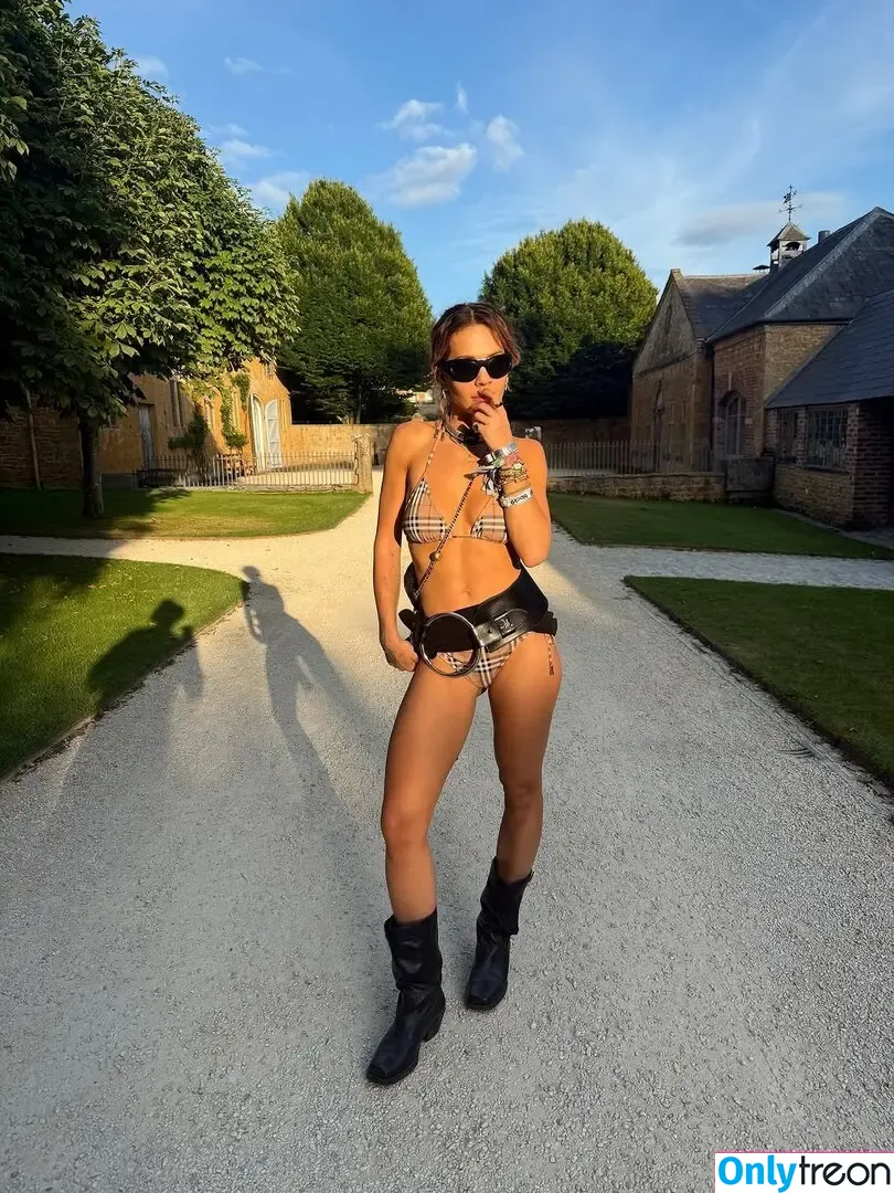 Rita Ora nude photo #7520 (ritaora / ritaoraeu)