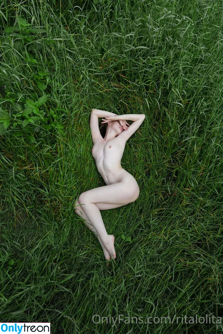 Rita Stark nude photo #0057 (RitaLolita / brattyrita / gwenfaerie / rita.stark / ritastark)
