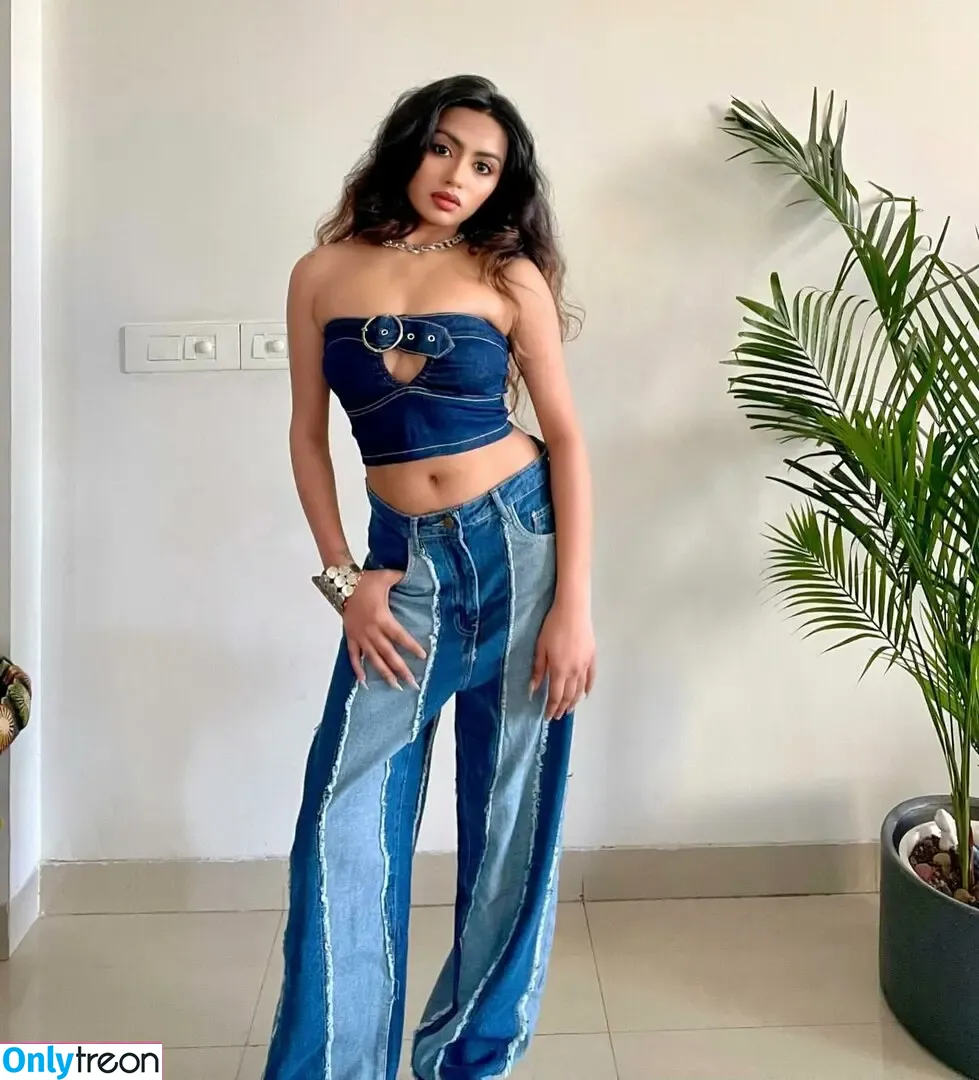 Riya Sharma nude photo #0017 (x.riyaaa)