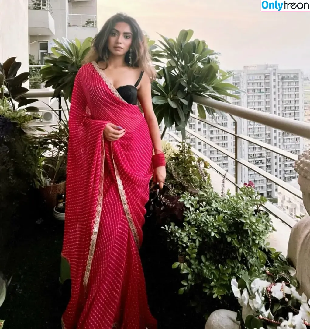 Riya Sharma nude photo #0037 (x.riyaaa)