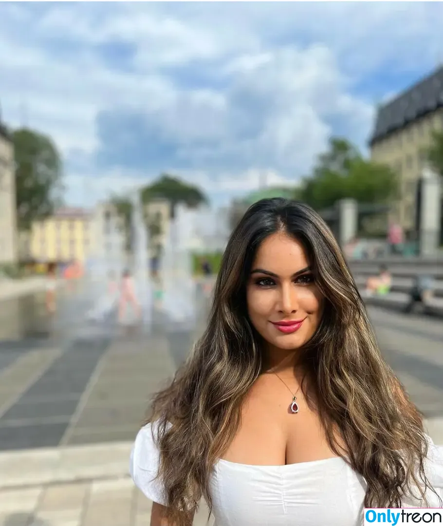 ro.alisha nude photo #0001 (Alisha)