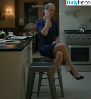 Robin Wright / robingwright nude photo #0004