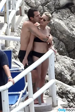 Robin Wright / robingwright nude photo #0045