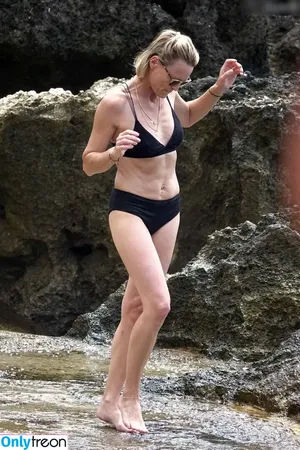 Robin Wright / robingwright nude photo #0048