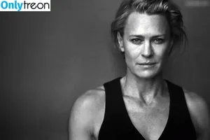 Robin Wright / robingwright nude photo #0093
