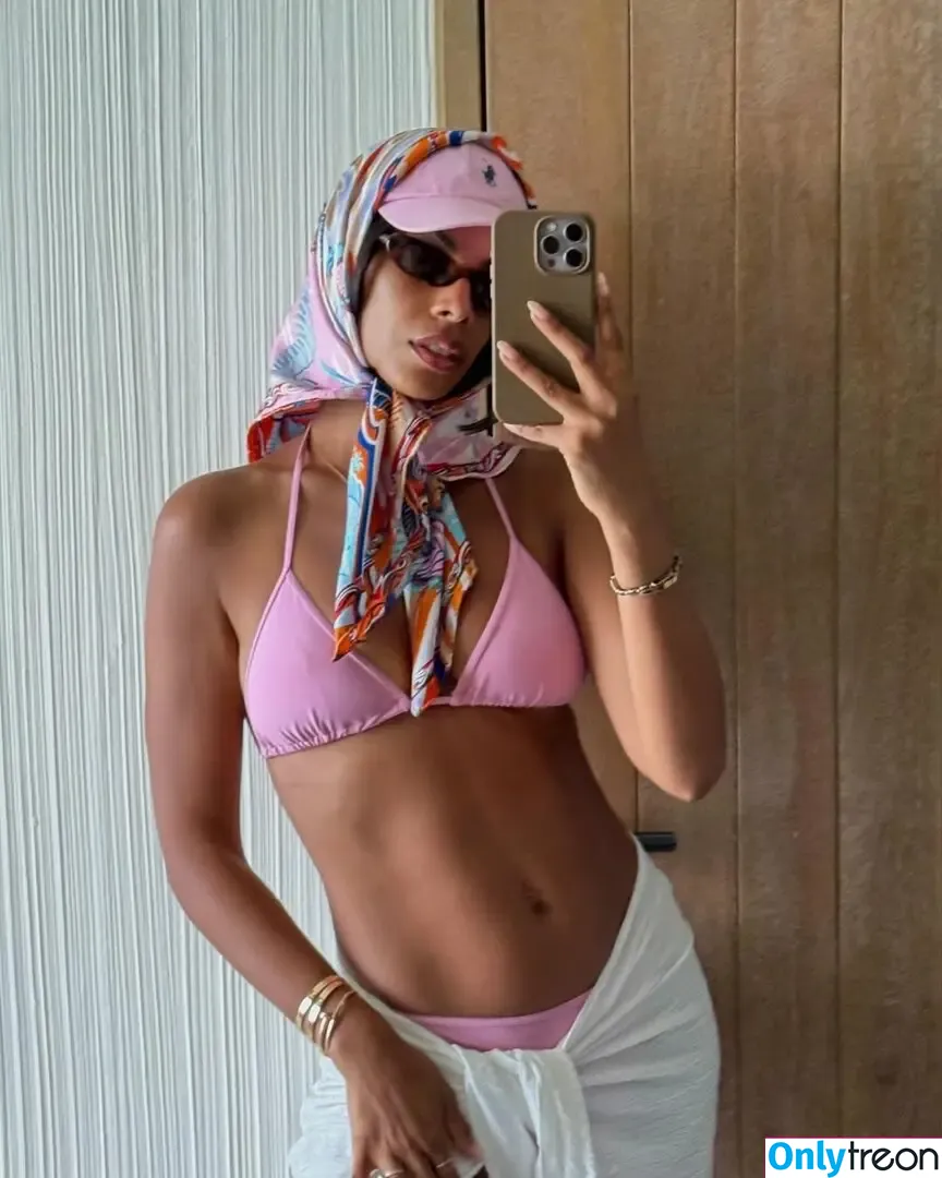 Rochelle Humes nude photo #0375 (rochellehumes)