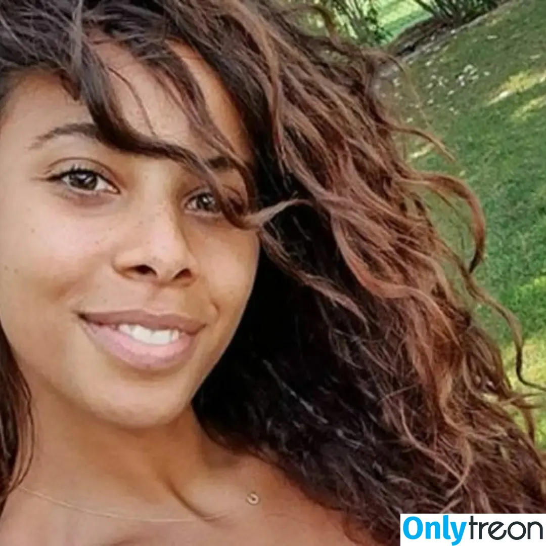 Rochelle Humes nude photo #0481 (rochellehumes)
