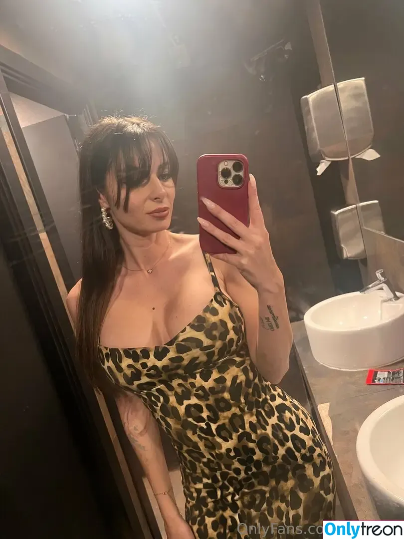 rochuxx nude photo #0018 (rochuxx)