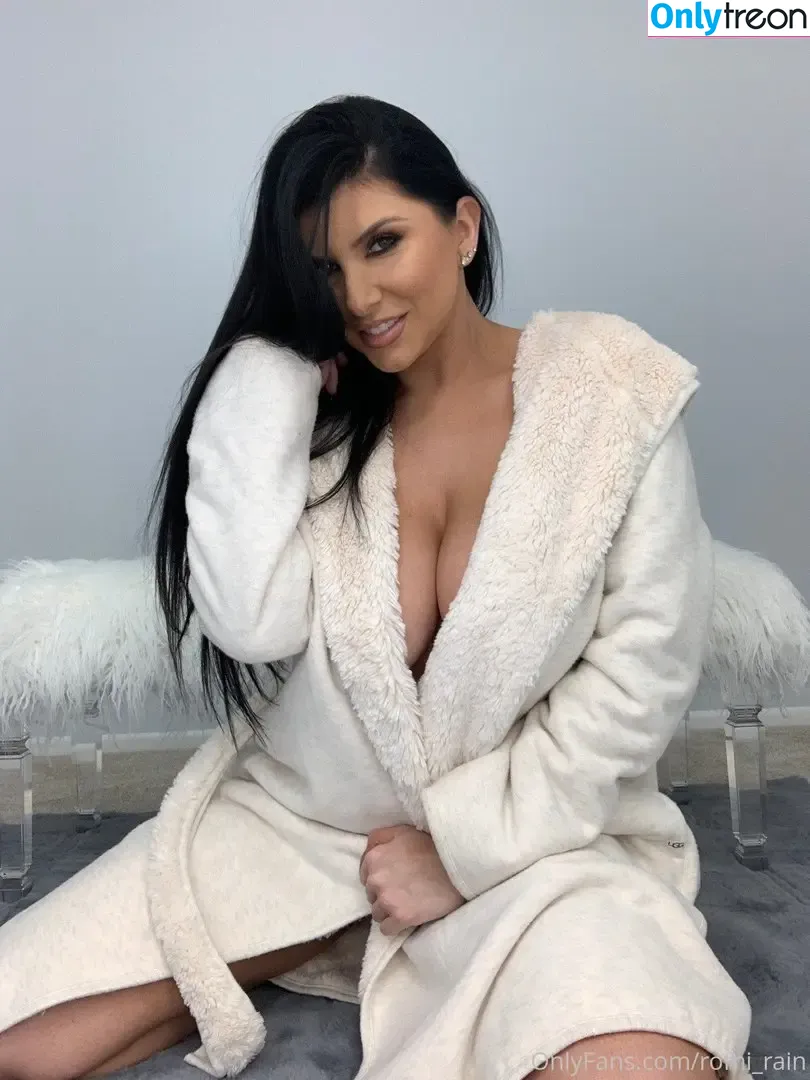 Romi Rain nude photo #0001 (romi_rain / theonlyromirain)